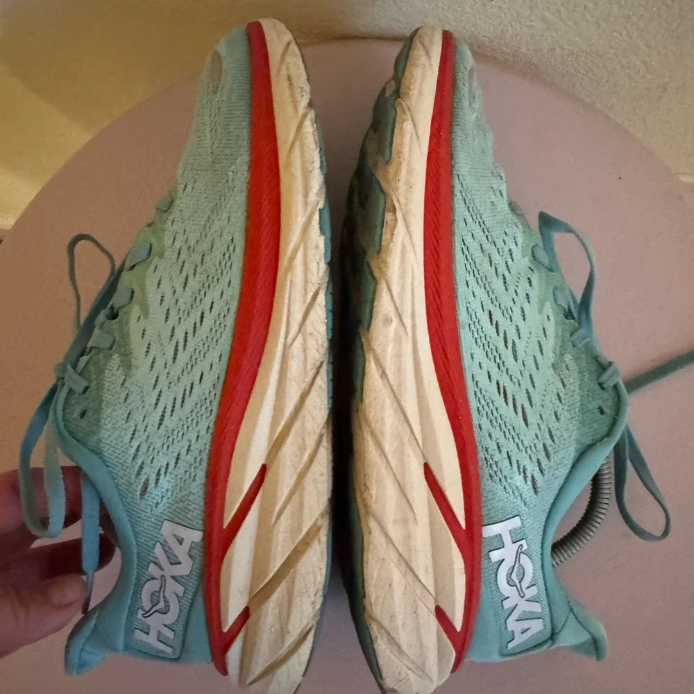 Hoka One One Clifton 8 Teal Women’s size 8 B